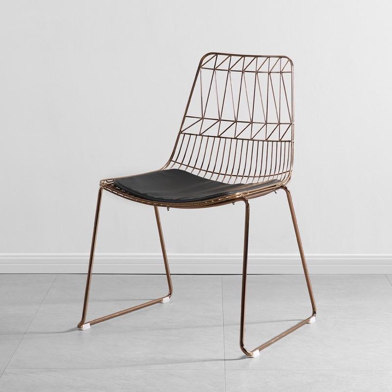 Lucy Wire Stuhl roségold im Mesh-Look