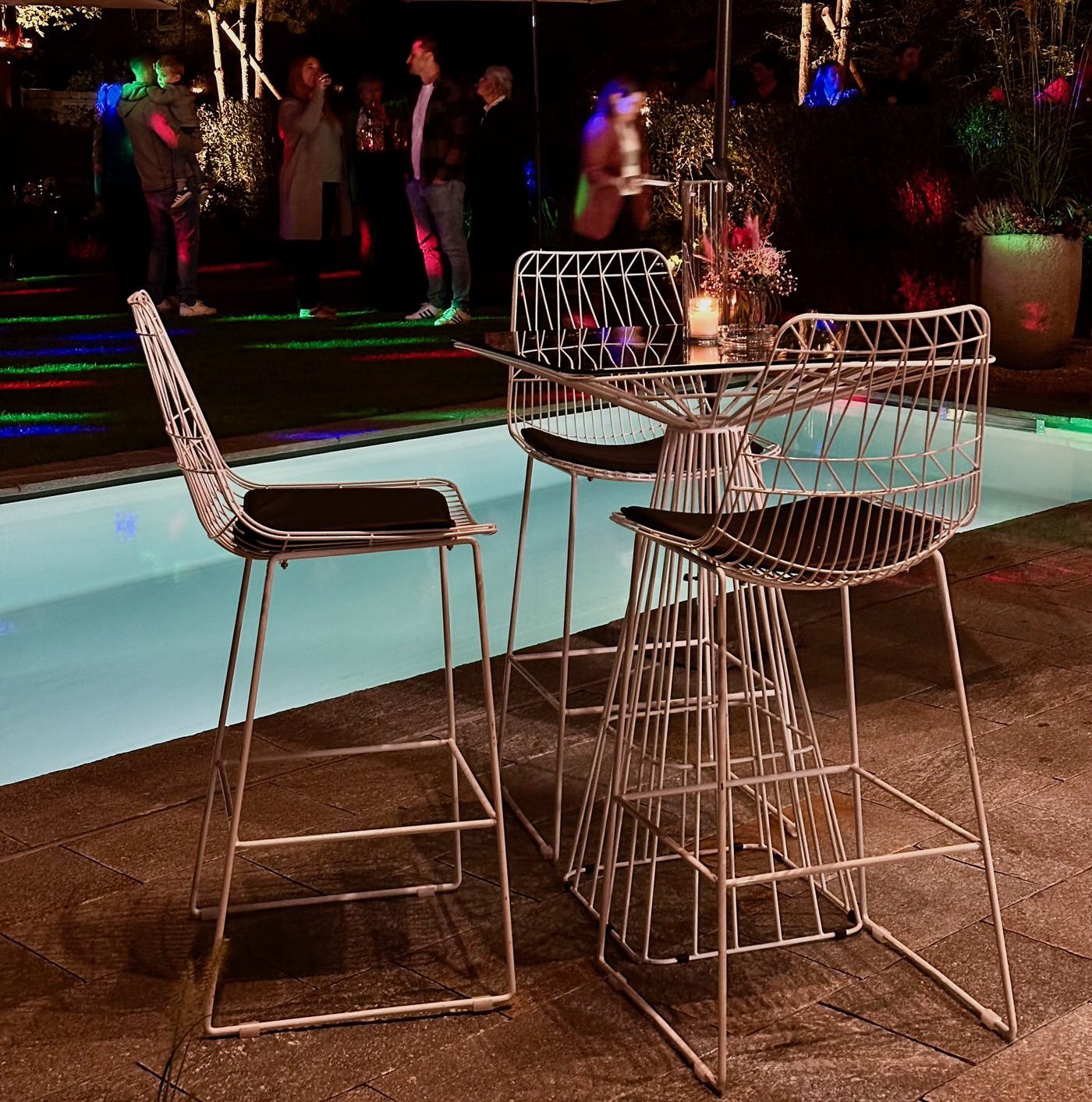 Lucy Wire Barstuhl weiß im Mesh-Look