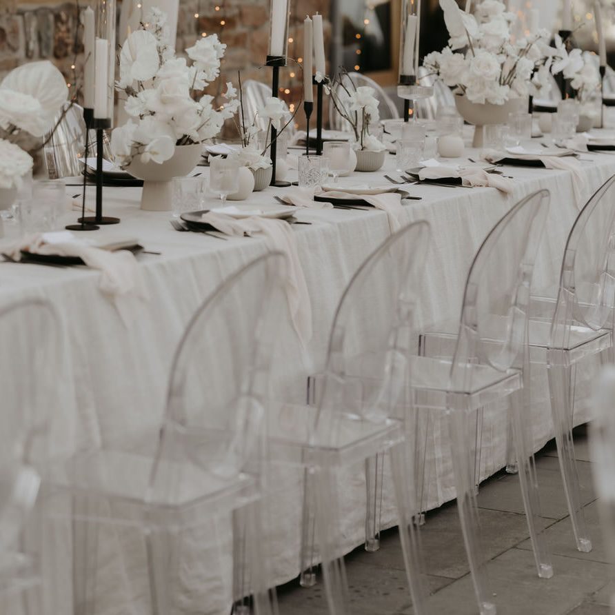 Transparenter Acrylstuhl klar