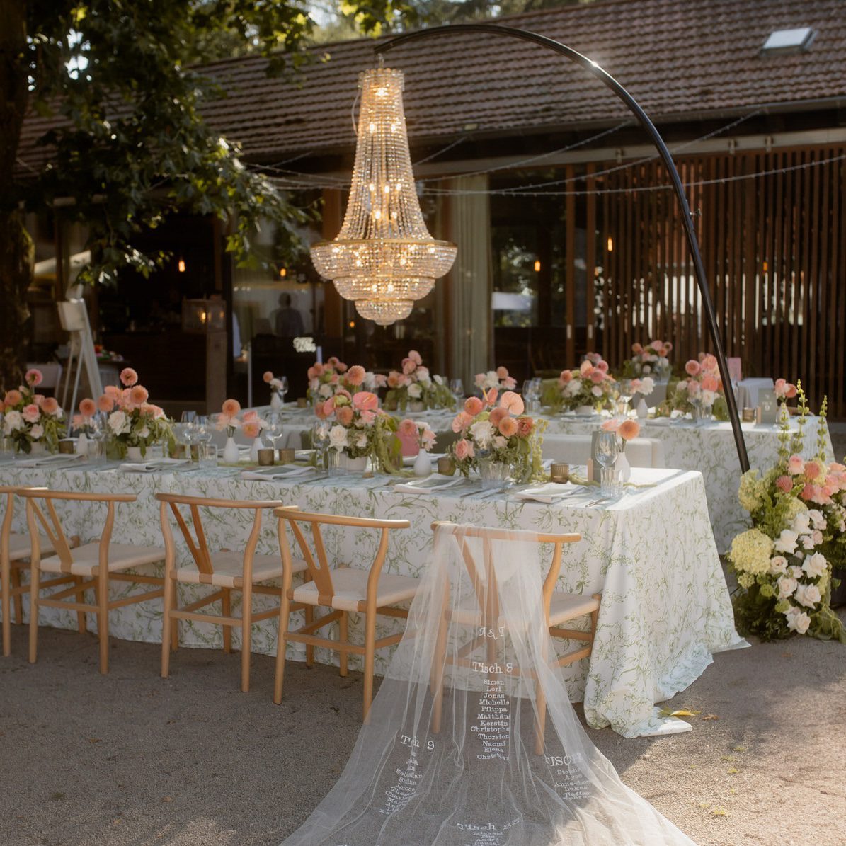 22-Flammiger Kristall-Kronleuchter H 140cm x ⌀ 80cm