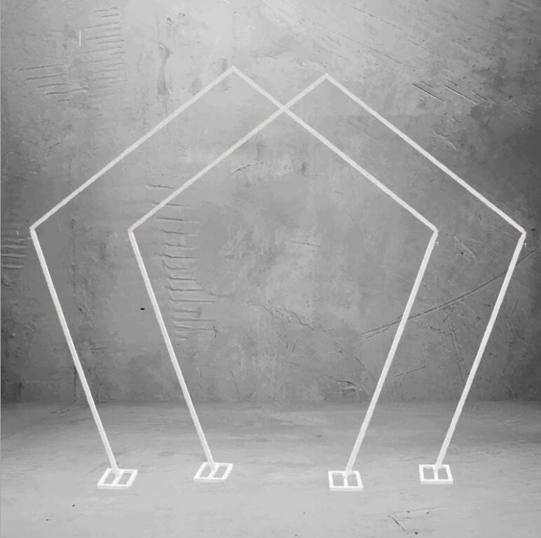 Geometrischer Traubogen in Weiß