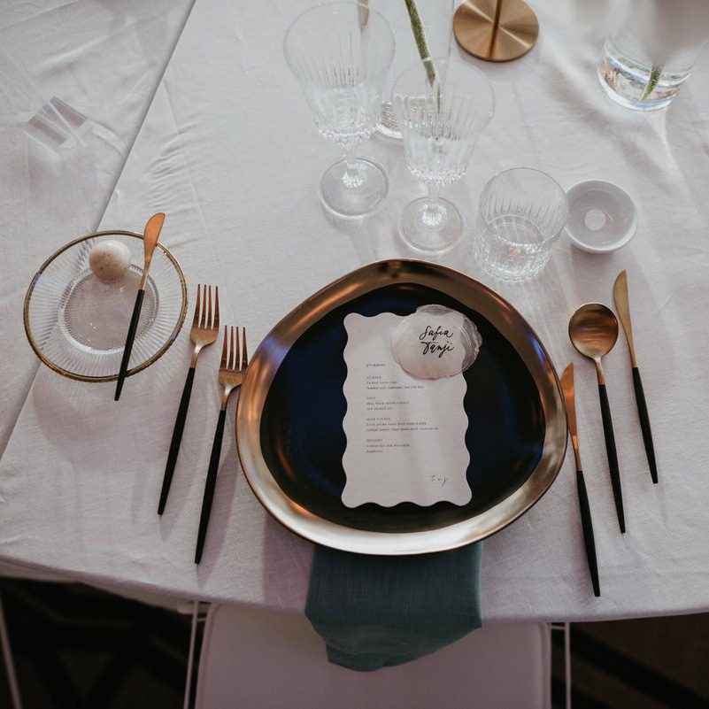 Brotteller aus Glas mit goldenen Rand geriffelt ⌀ 16,5cm – Bild 2