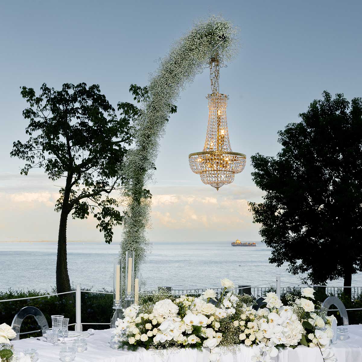 8-Flammiger Kristall-Kronleuchter H 70cm x ⌀ 40cm