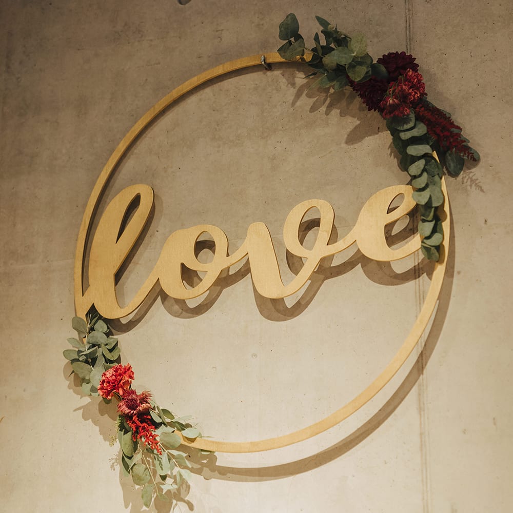 Dekoring “love” in gold