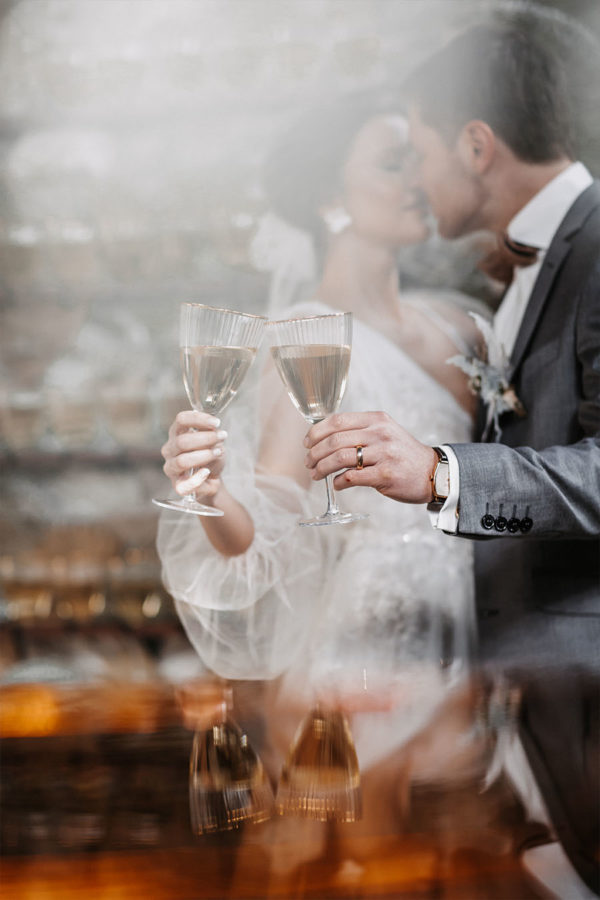 Weinglas mit Goldrand für Hochzeiten mieten im Eventverleih NRW